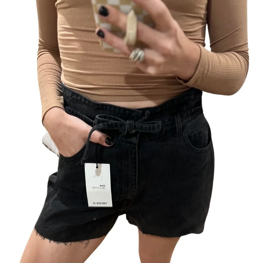 NWT Forever 21 High Waisted Jean Short - Black - Picture 1 of 11